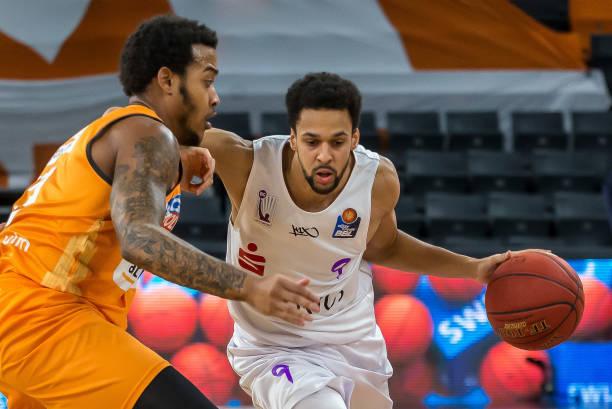 廷在面对玻 廷在面对玻